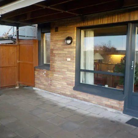 Homestay In A Flat